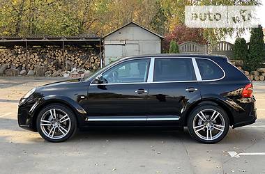 Внедорожник / Кроссовер Porsche Cayenne 2004 в 