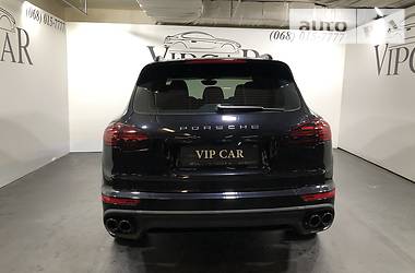 Внедорожник / Кроссовер Porsche Cayenne 2017 в 
