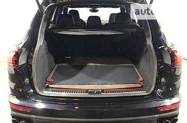 Внедорожник / Кроссовер Porsche Cayenne 2017 в 