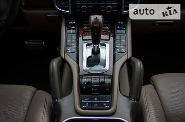 Внедорожник / Кроссовер Porsche Cayenne 2010 в 