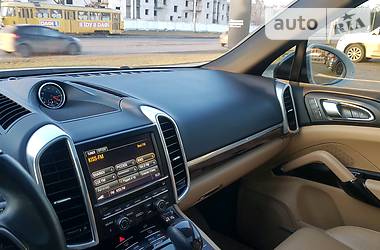 Внедорожник / Кроссовер Porsche Cayenne 2014 в 