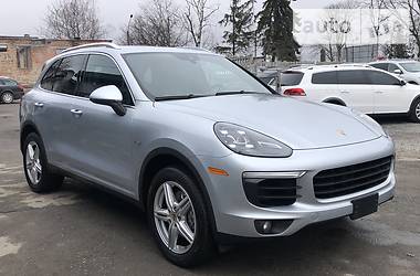 Внедорожник / Кроссовер Porsche Cayenne 2015 в 