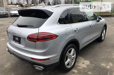 Внедорожник / Кроссовер Porsche Cayenne 2015 в 