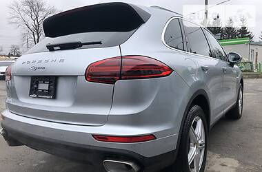 Внедорожник / Кроссовер Porsche Cayenne 2015 в 