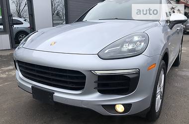 Внедорожник / Кроссовер Porsche Cayenne 2015 в 