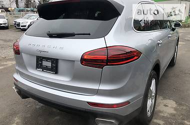 Внедорожник / Кроссовер Porsche Cayenne 2015 в 