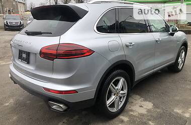Внедорожник / Кроссовер Porsche Cayenne 2015 в 