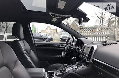 Внедорожник / Кроссовер Porsche Cayenne 2015 в 