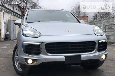 Внедорожник / Кроссовер Porsche Cayenne 2015 в 
