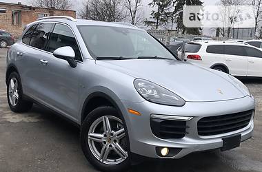 Внедорожник / Кроссовер Porsche Cayenne 2015 в 