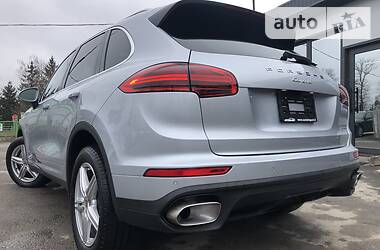 Внедорожник / Кроссовер Porsche Cayenne 2015 в 
