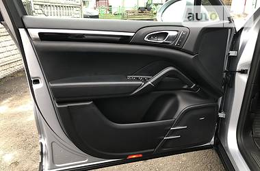 Внедорожник / Кроссовер Porsche Cayenne 2015 в 