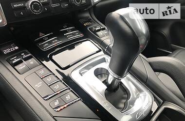 Внедорожник / Кроссовер Porsche Cayenne 2015 в 