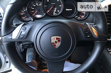 Позашляховик / Кросовер Porsche Cayenne 2013 в 
