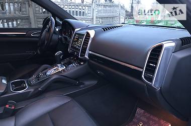 Позашляховик / Кросовер Porsche Cayenne 2013 в 