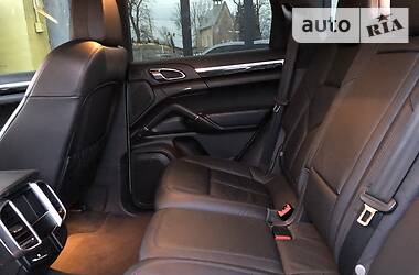 Позашляховик / Кросовер Porsche Cayenne 2013 в 