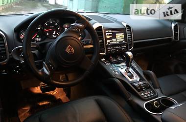 Позашляховик / Кросовер Porsche Cayenne 2013 в 