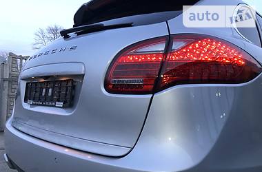Позашляховик / Кросовер Porsche Cayenne 2013 в 