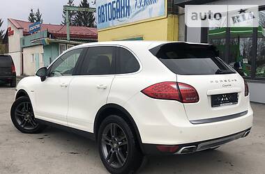 Внедорожник / Кроссовер Porsche Cayenne 2011 в Тернополе