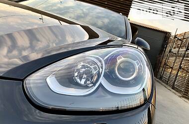 Внедорожник / Кроссовер Porsche Cayenne 2015 в 