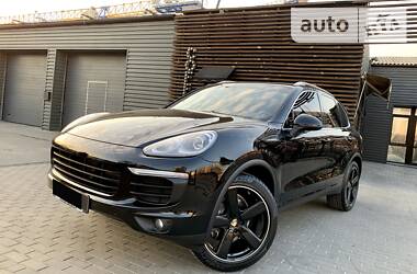 Внедорожник / Кроссовер Porsche Cayenne 2015 в 