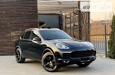 Внедорожник / Кроссовер Porsche Cayenne 2015 в 