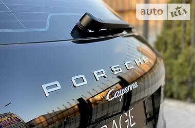 Внедорожник / Кроссовер Porsche Cayenne 2015 в 