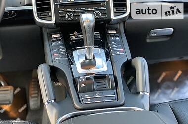 Внедорожник / Кроссовер Porsche Cayenne 2015 в 