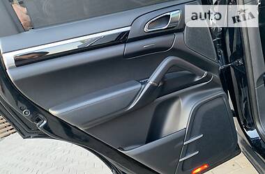 Внедорожник / Кроссовер Porsche Cayenne 2015 в 