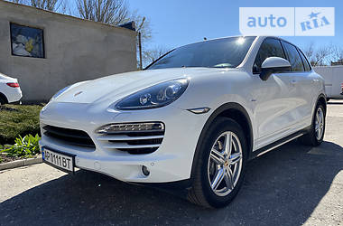 Позашляховик / Кросовер Porsche Cayenne 2013 в 