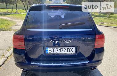 Позашляховик / Кросовер Porsche Cayenne 2005 в 