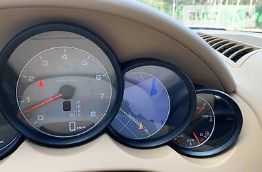 Позашляховик / Кросовер Porsche Cayenne 2012 в 