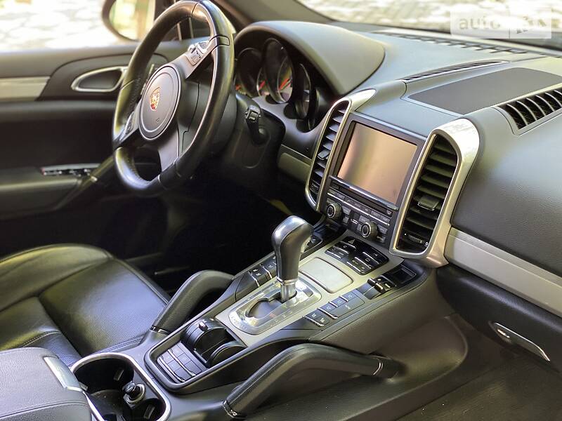 Позашляховик / Кросовер Porsche Cayenne 2010 в Одесі