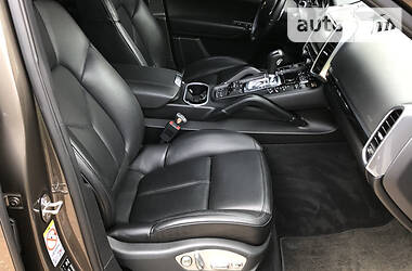 Внедорожник / Кроссовер Porsche Cayenne 2012 в 