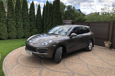 Внедорожник / Кроссовер Porsche Cayenne 2012 в 