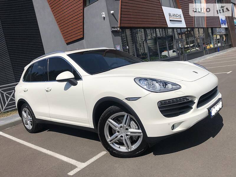 Внедорожник / Кроссовер Porsche Cayenne 2011 в Киеве