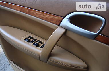 Внедорожник / Кроссовер Porsche Cayenne 2005 в 