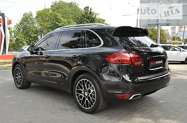 Внедорожник / Кроссовер Porsche Cayenne 2011 в Одессе