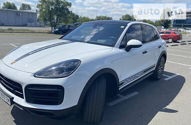 Внедорожник / Кроссовер Porsche Cayenne 2019 в Киеве