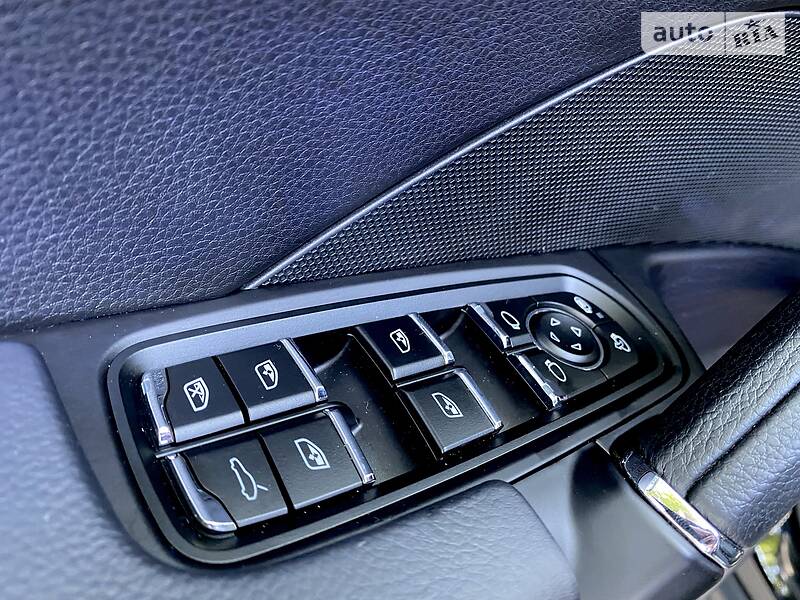 Позашляховик / Кросовер Porsche Cayenne 2015 в Дніпрі