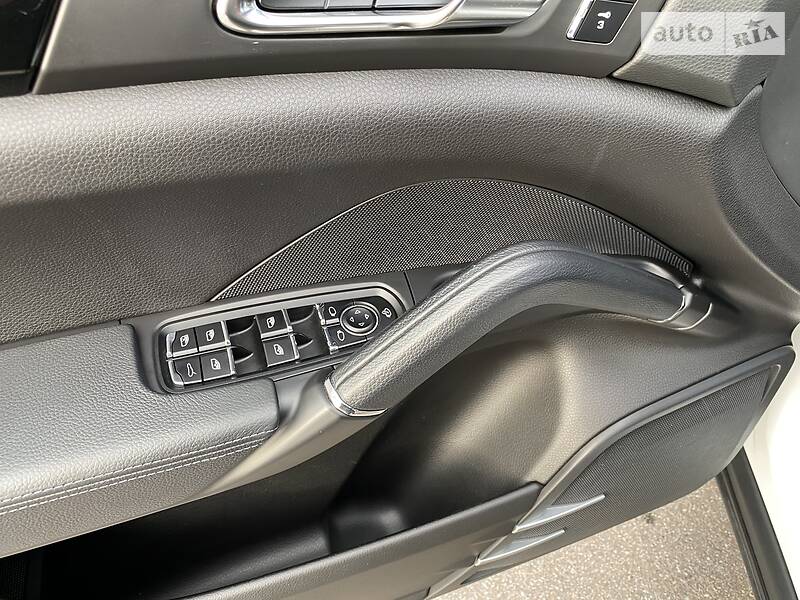 Позашляховик / Кросовер Porsche Cayenne 2014 в Києві