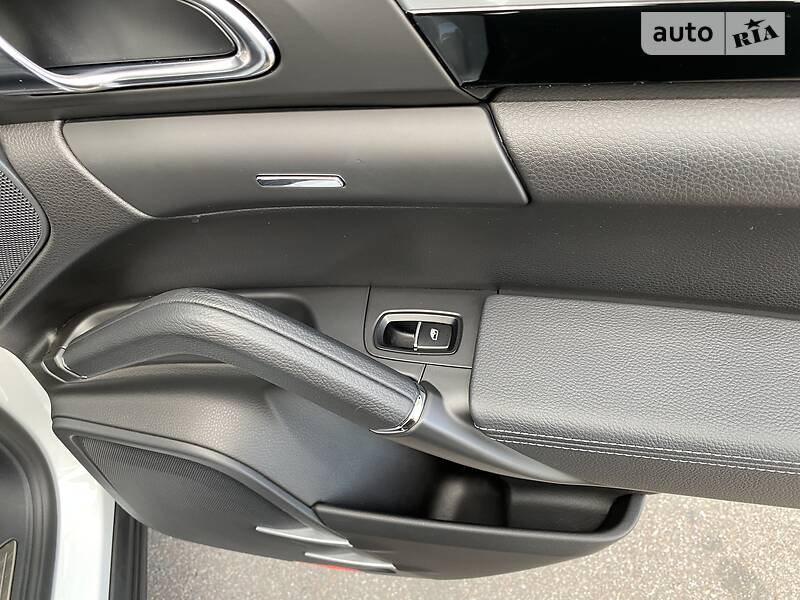 Позашляховик / Кросовер Porsche Cayenne 2014 в Києві