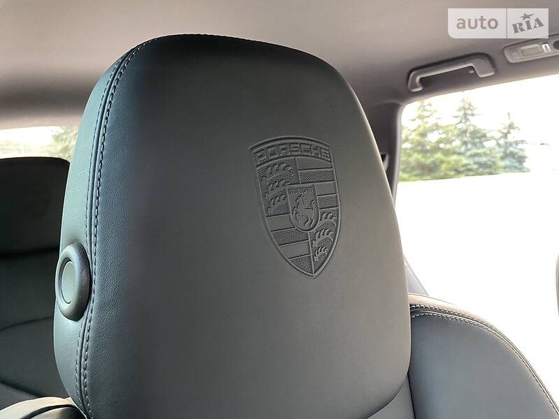 Позашляховик / Кросовер Porsche Cayenne 2014 в Києві