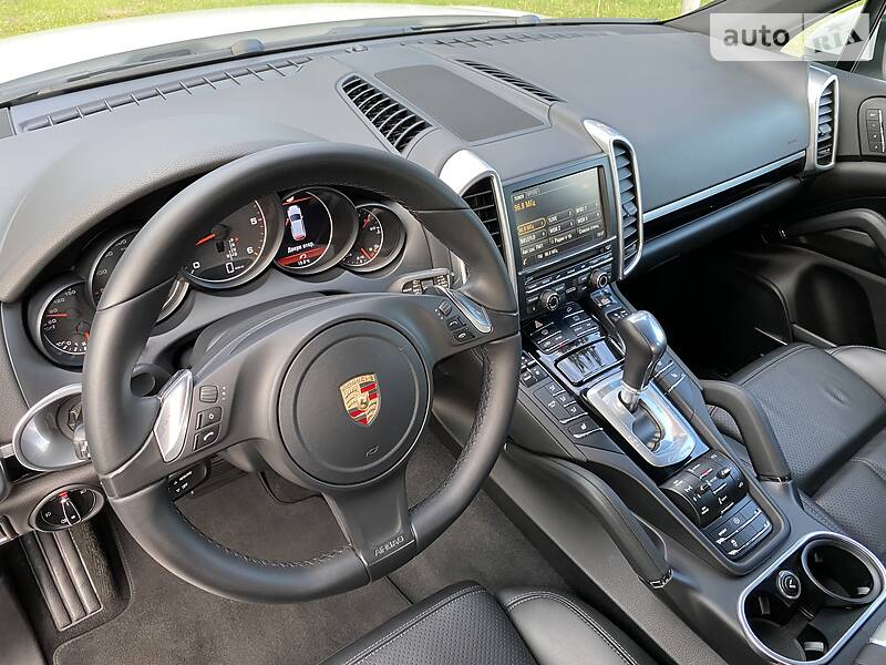 Позашляховик / Кросовер Porsche Cayenne 2014 в Києві