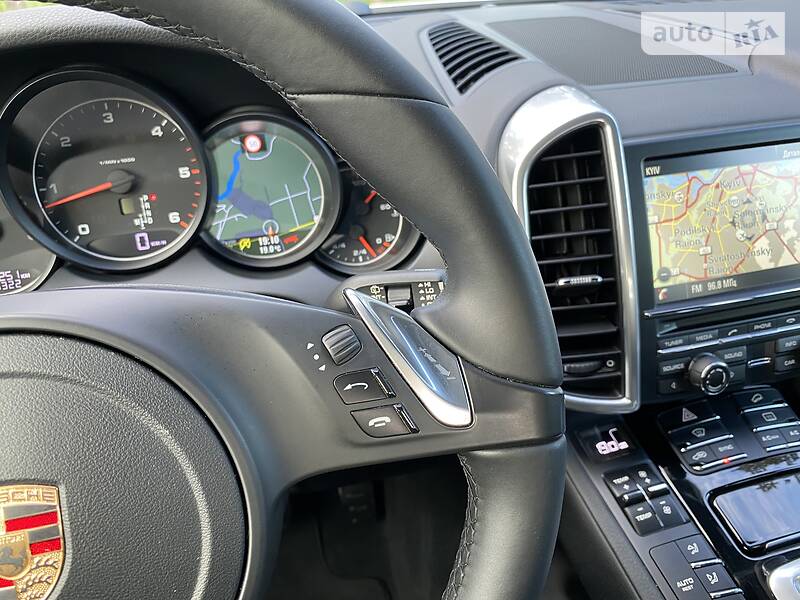 Позашляховик / Кросовер Porsche Cayenne 2014 в Києві