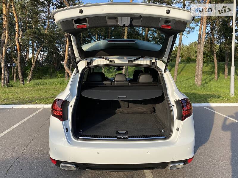 Позашляховик / Кросовер Porsche Cayenne 2014 в Києві