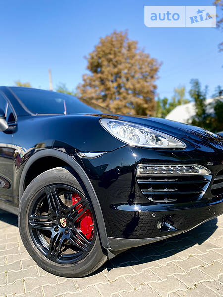 Внедорожник / Кроссовер Porsche Cayenne 2013 в Черновцах