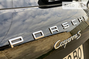 Позашляховик / Кросовер Porsche Cayenne 2016 в Дніпрі