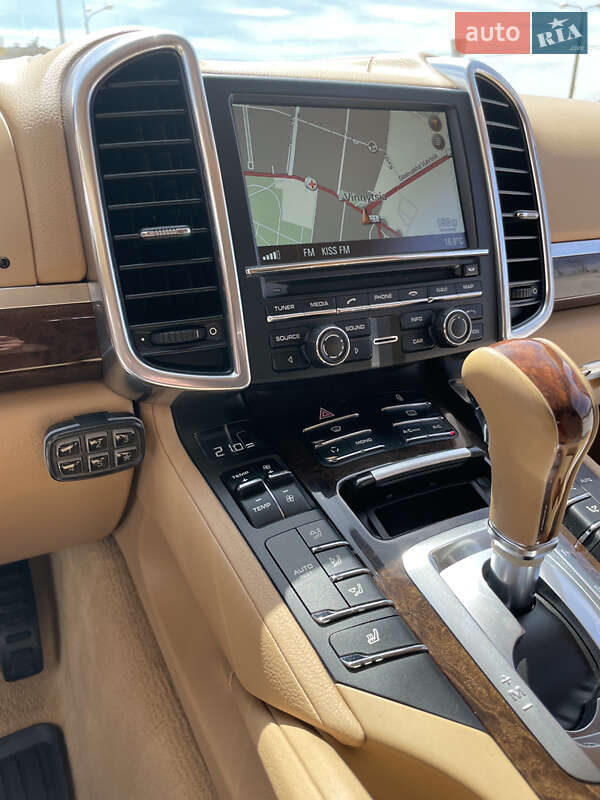 Внедорожник / Кроссовер Porsche Cayenne 2012 в Виннице