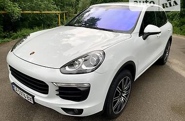 Внедорожник / Кроссовер Porsche Cayenne 2016 в Киеве